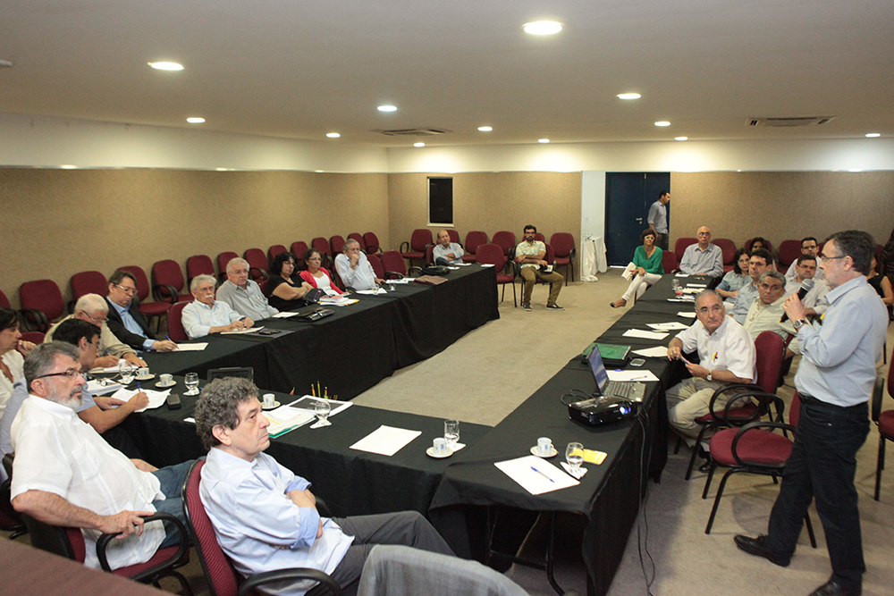 Reunião aconteceu no auditório do Paço Municipal (Foto: Marcos Moura)