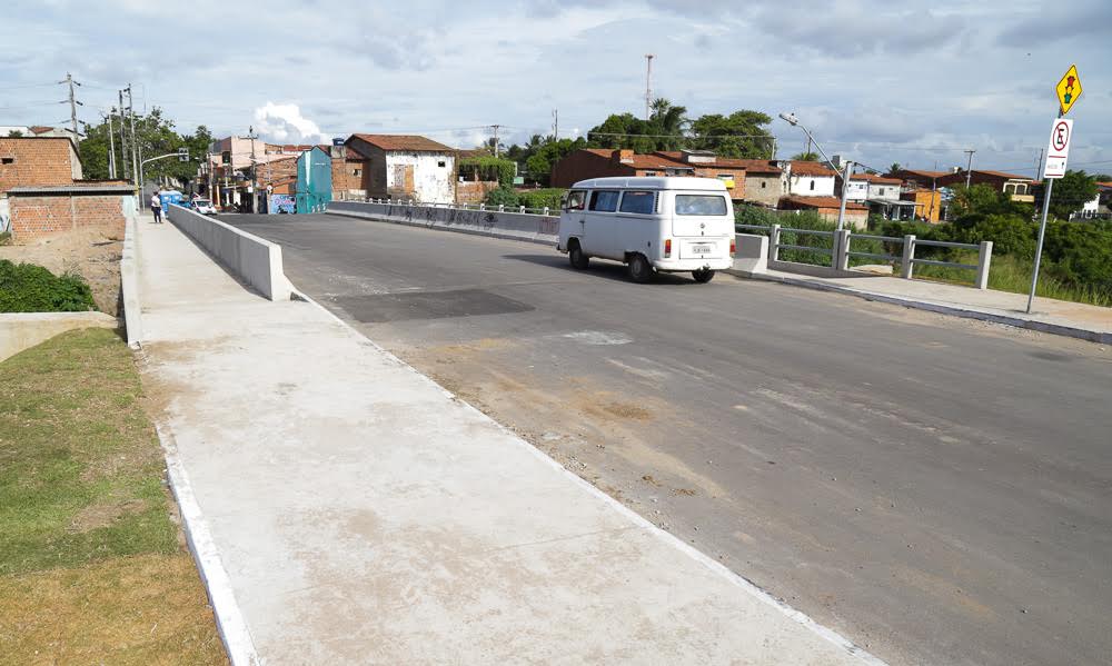 O equipamento recebeu duas faixas para veículos e travessia para pedestres (Foto: Thiago Gaspar)