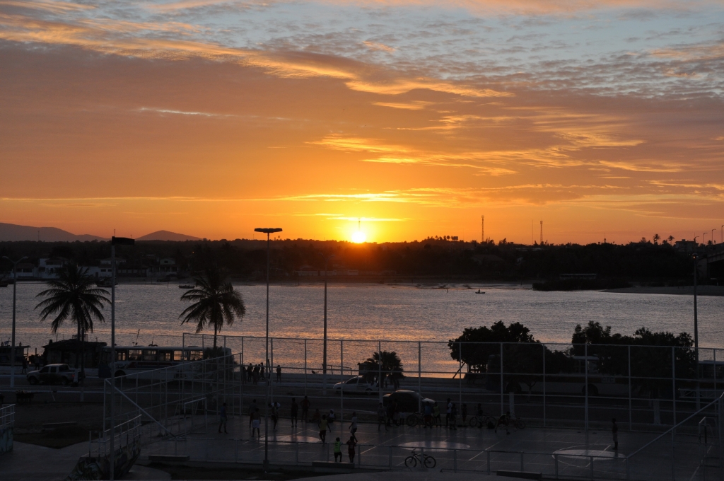 Conexão Pôr-do-Sol acontece nesta sexta (4/4), às 17h30, no Anfiteatro do Cuca Barra