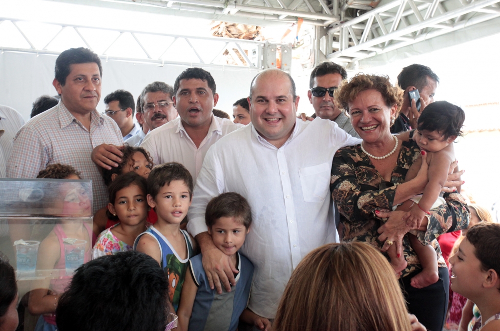 Roberto Cláudio assegurou que “o dono do posto é o povo. O coordenador está aqui para cuidar e não deixar faltar nada”. (Foto: Marcos Moura)