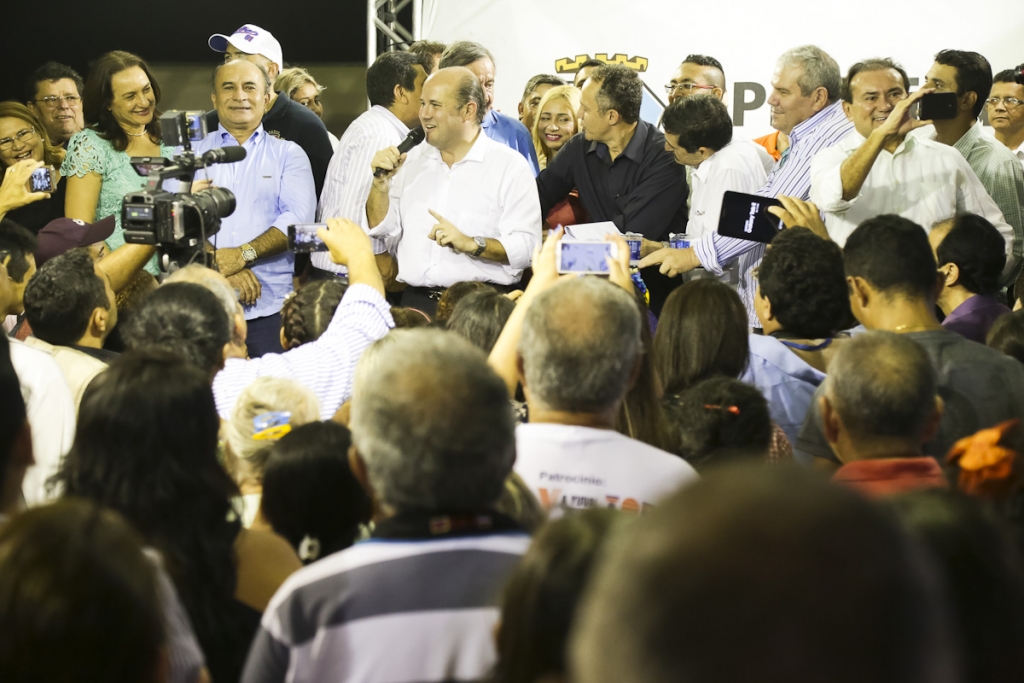 De acordo com o prefeito Roberto Cláudio, este novo posto dará mais qualidade de vida e respeito à comunidade (Foto: Thiago Gaspar)