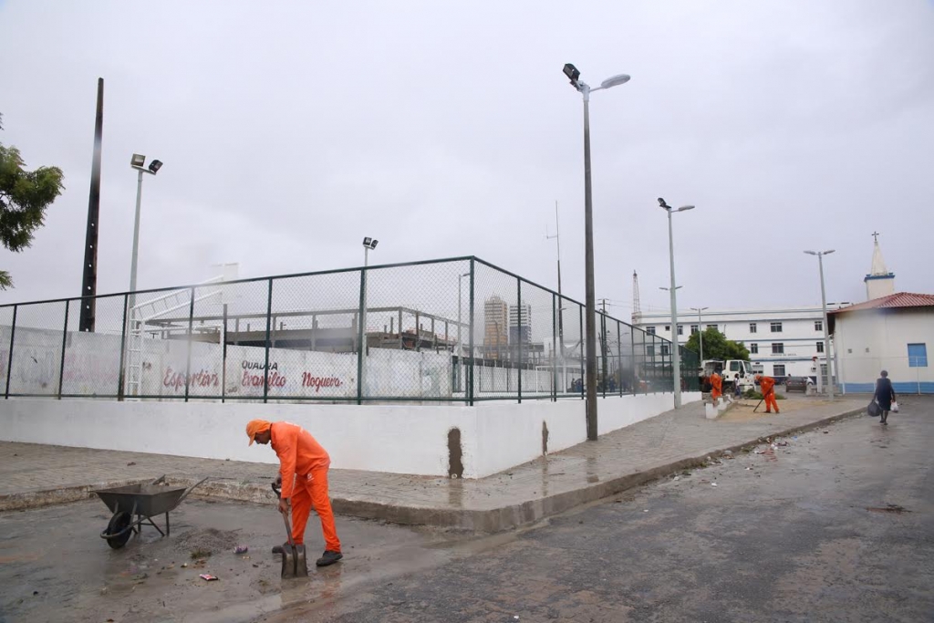 Praças ganharam novos pisos, quadra esportiva, nova iluminação, entre outras melhorias (Foto: Queiroz Netto)