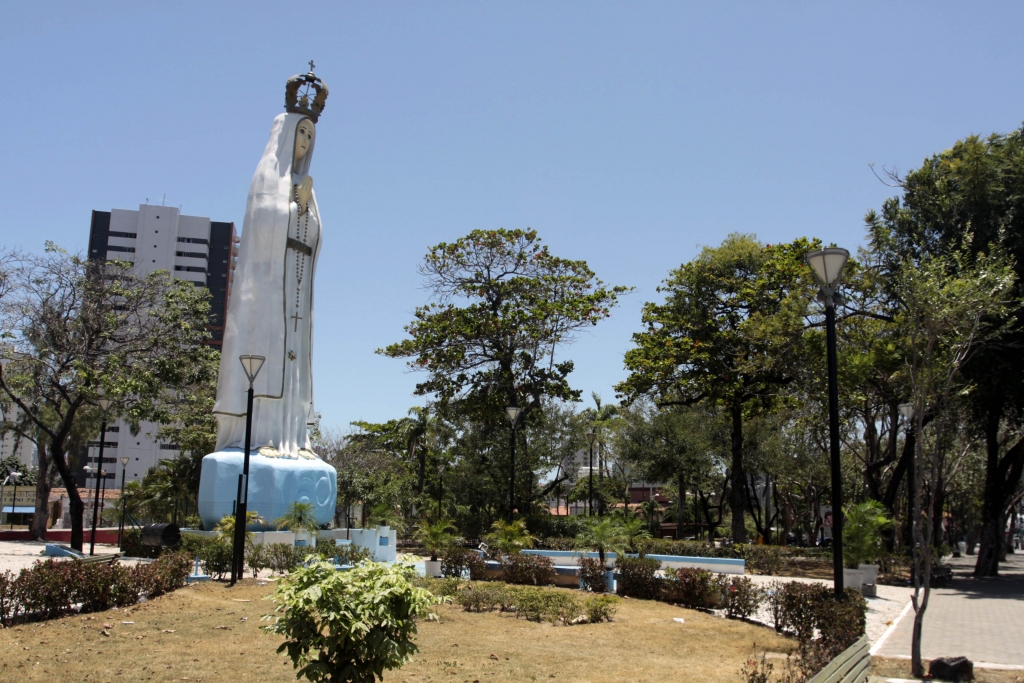 Na Igreja de Fátima, onde ocorrem missas durante todo o dia, os agentes de trânsito começarão as atividades a partir de 6 horas