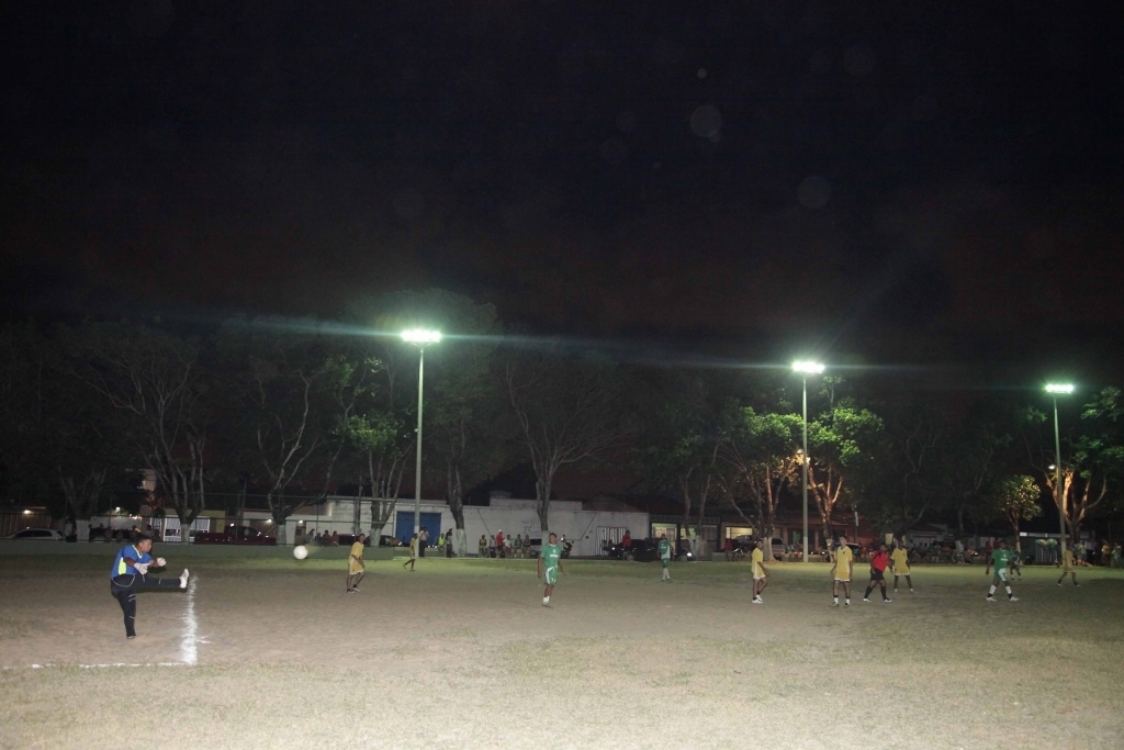 Também conhecido como Praça do Manoeiro, o equipamento público é destinado ao convívio social e ao lazer da comunidade (Foto: Thiago Gaspar)