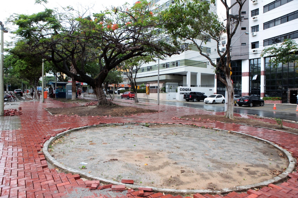 Com uma área de 1.340 m², o espaço fica entre as ruas Oswaldo Cruz, João Brígido e Av Antonio Sales (Foto: Marcos Moura)