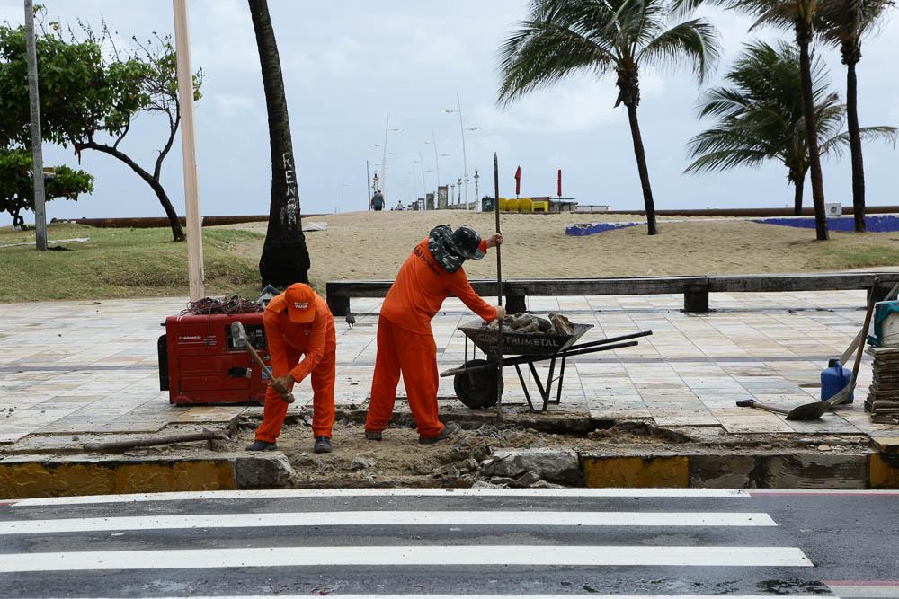 Dois pontos do calçadão são rebaixados, com rampa acessível