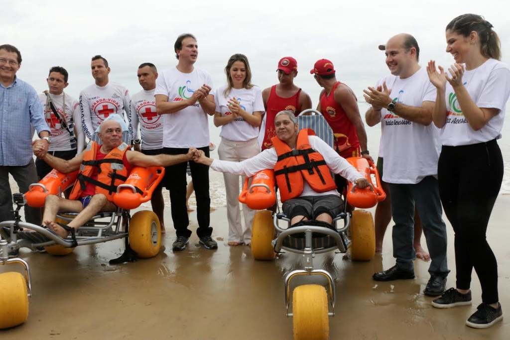 Além das cadeiras anfíbias, o local conta com estrutura para vôlei e frescobol adaptados e piscinas (Foto: Kaio Machado)