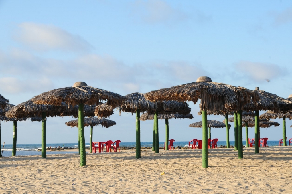 Funcionários de barracas de praia, hotéis e pousadas participarão de encontro com técnicos da Secretaria Municipal de Saúde (SMS) (Foto: Nely Rosa)