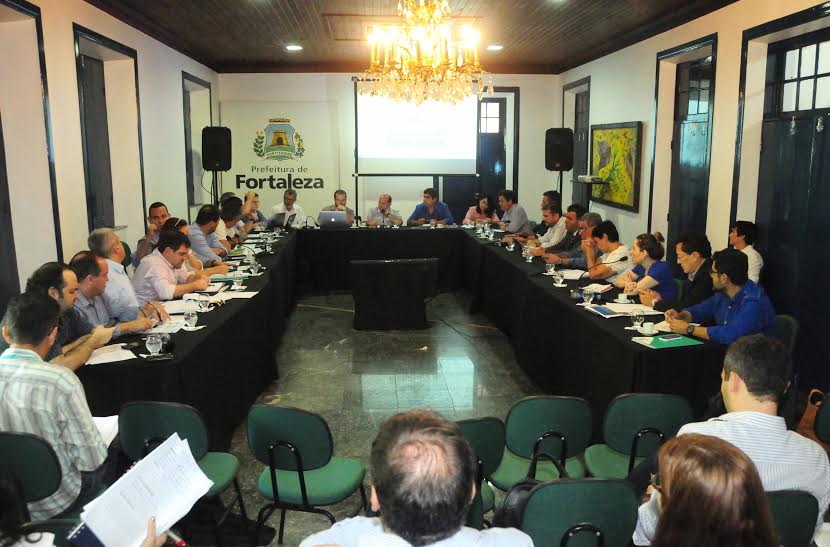 Um dos objetivos do encontro era estabelecer prazos de intervenções (Foto: Nely Rosa)