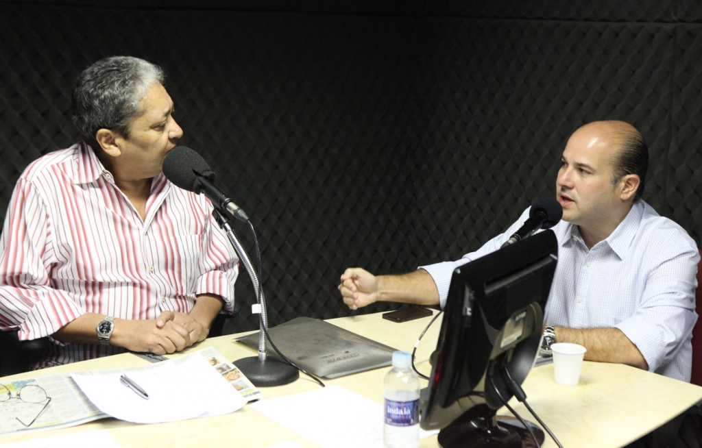 Roberto Cláudio participou, na manhã desta quarta-feira (24/06), do programa Paulo Oliveira, da Rádio Verdes Mares AM (Foto: Marcos Moura)