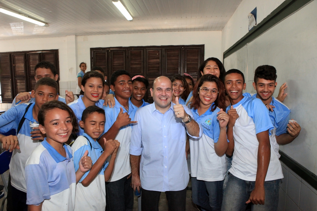 Assinatura ocorreu na manhã desta sexta-feira (20/11) (Foto: Marcos Moura)