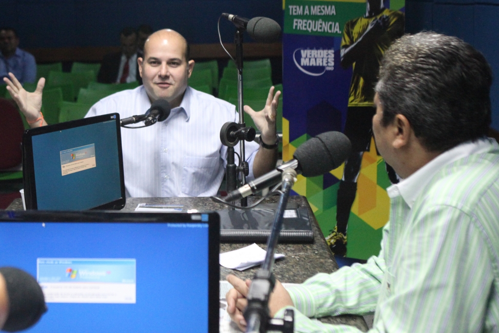 O prefeito falou também sobre escolas de tempo integral e reformas de praças (Foto: Marcos Moura)