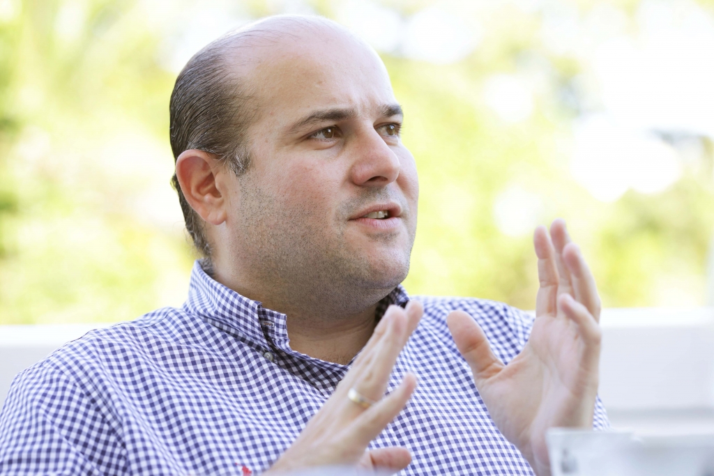 O prefeito Roberto Cláudio e a presidente do TJ, desembargadora Iracema Vale, assinam o convênio