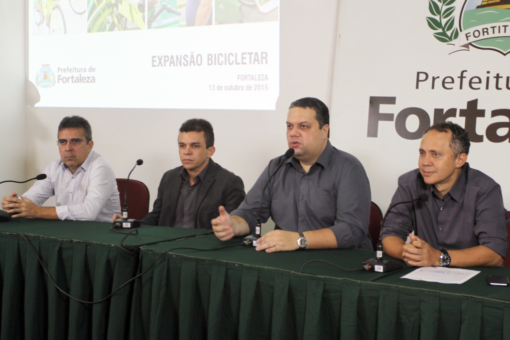 Anúncio foi feito em coletiva de imprensa nesta terça-feira (13/10) no Paço Municipal (Foto: Marcos Moura)