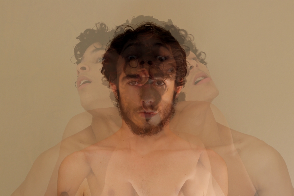 No pátio do Cuca Jangurussu, o espetáculo apresentado será “Projeto Cacos”, da Cia. Breu de Vagalumes (Foto: Divulgação)