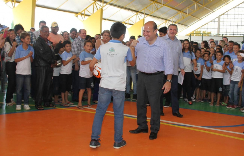 A nova quadra possui área de 1.021,08m², coberta, dois vestiários, depósito, arquibancada e iluminação (Foto: Kiko Silva)