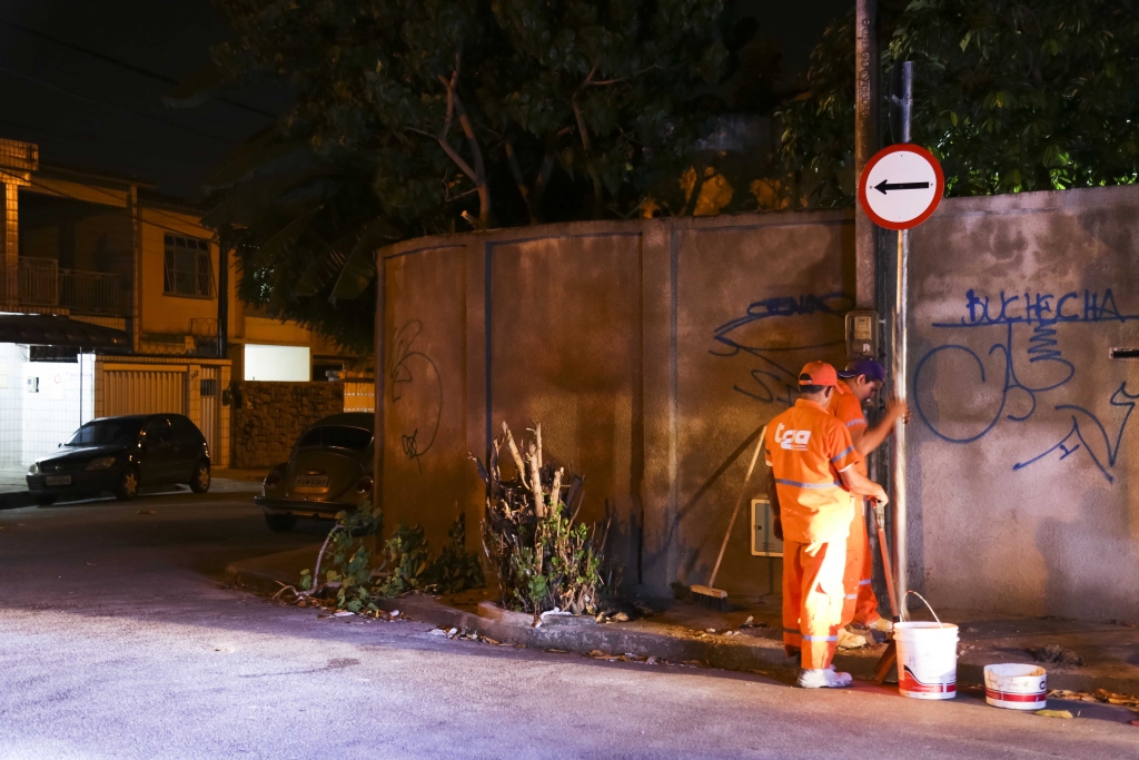 A implantação da sinalização acontecerá nos turnos da noite e madrugada para evitar maiores transtornos aos usuários (Foto: Thiago Gaspar)