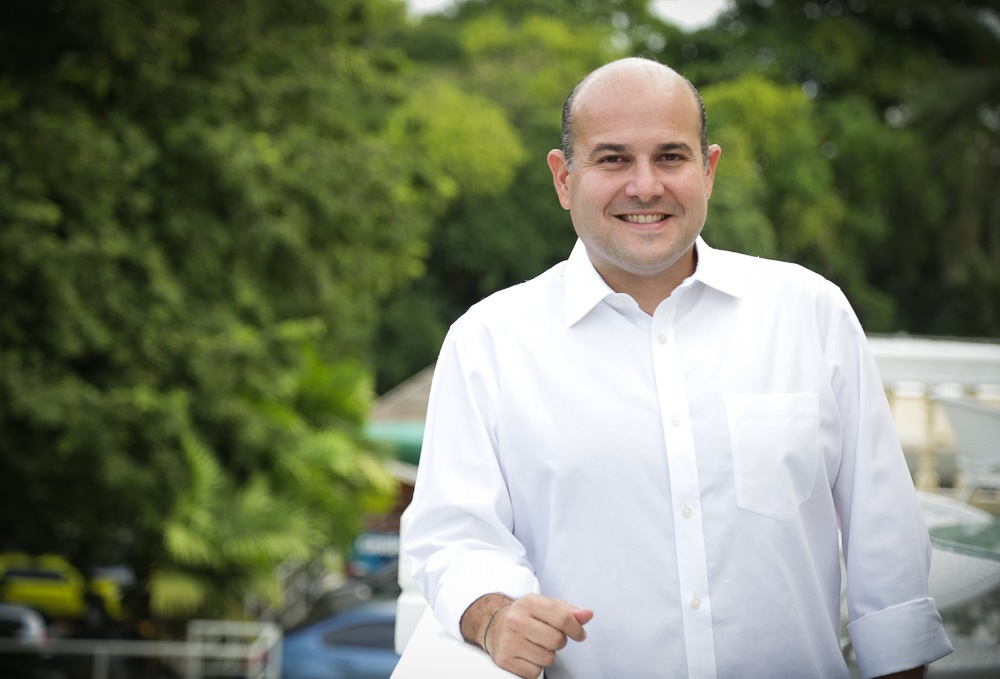 Prefeito Roberto Cláudio recebe dois prêmios pelo aumento da participação de micro e pequenos empresários nas compras públicas