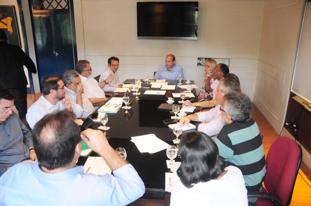 O prefeito Roberto Cláudio explicou que o reajuste a ser proposto deverá ser pago de duas vezes (Foto: Nely Rosa)