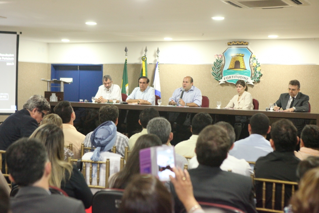 O prefeito Roberto Cláudio destacou ser fundamental a participação de cada secretaria vinculada ao Município (Foto: Marcos Moura)
