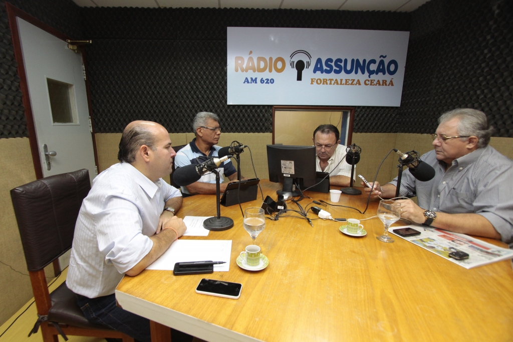 O Prefeito esteve no programa Momento Político, da Rádio Assunção (AM 620), nesta quinta-feira (28/8) (Foto: Igor de Melo)