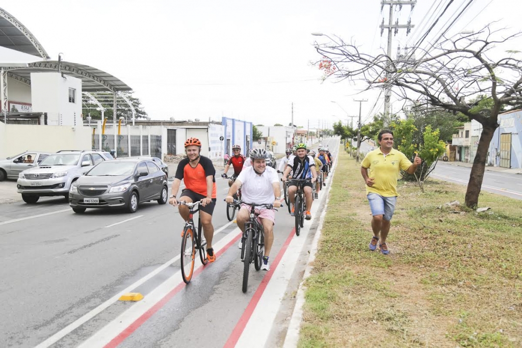 Os primeiros 100 participantes que doarem alimentos para a campanha “Fortaleza Solidária” receberão camisetas (Foto: Thiago Gaspar)
