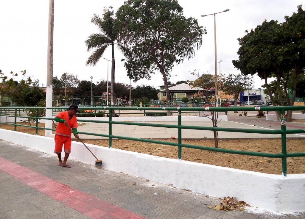 O objetivo da ação é promover aos moradores um espaço limpo para melhor convivência e lazer