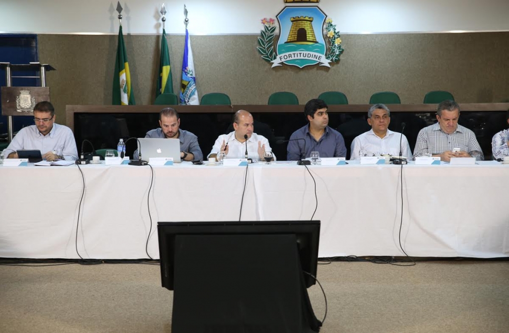 Durante reunião, foram apresentados balanços e planos de ações das Secretarias (Foto: Queiroz Netto)