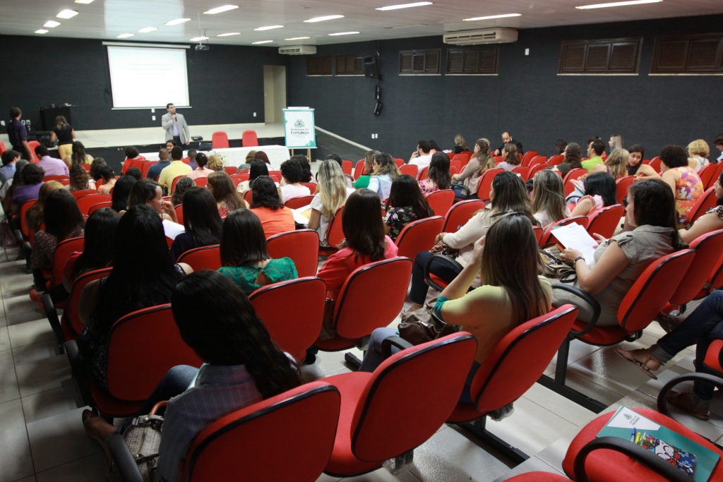 Evento acontece no auditório da Secretaria Regional III (Foto: Queiroz Netto)