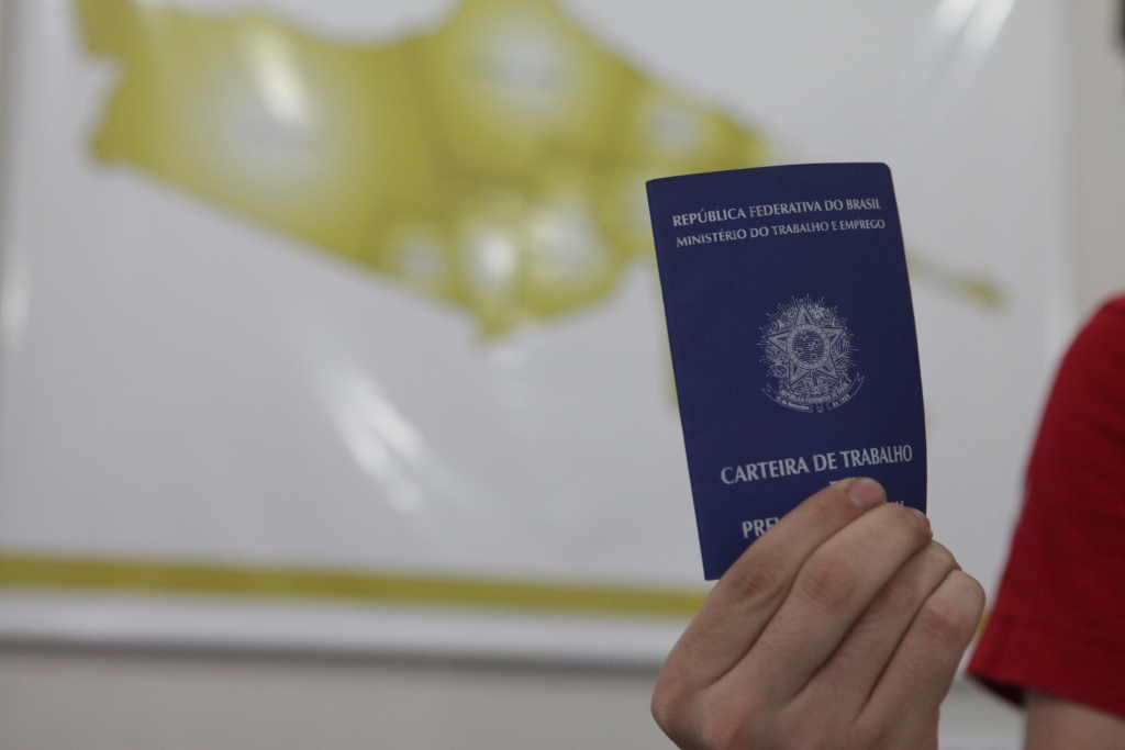 Os interessados em participar do recrutamento devem ter idade a partir de 18 anos, ensino médio completo e conhecimento básico em informática