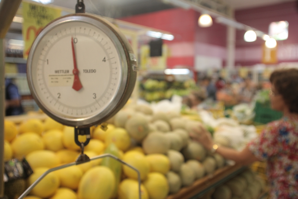 Frutas e hortaliças continuam com variação de preços acima de 100% entre os supermercados pesquisados