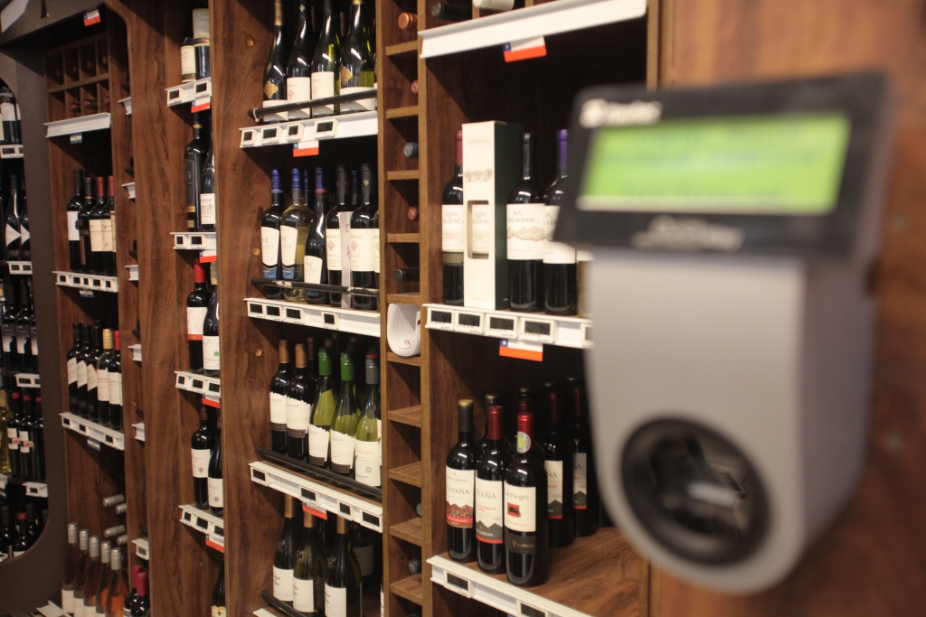 O consumidor também deve ficar atento na hora de comprar vinho, bebida bastante procurada nesse período. Variação pode ser superior a 60%