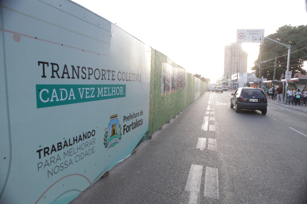 Além das estações, o corredor contará, na fase inicial de implantação, com ônibus articulados que vão circular apenas no corredor (Foto: Kaio Machado)