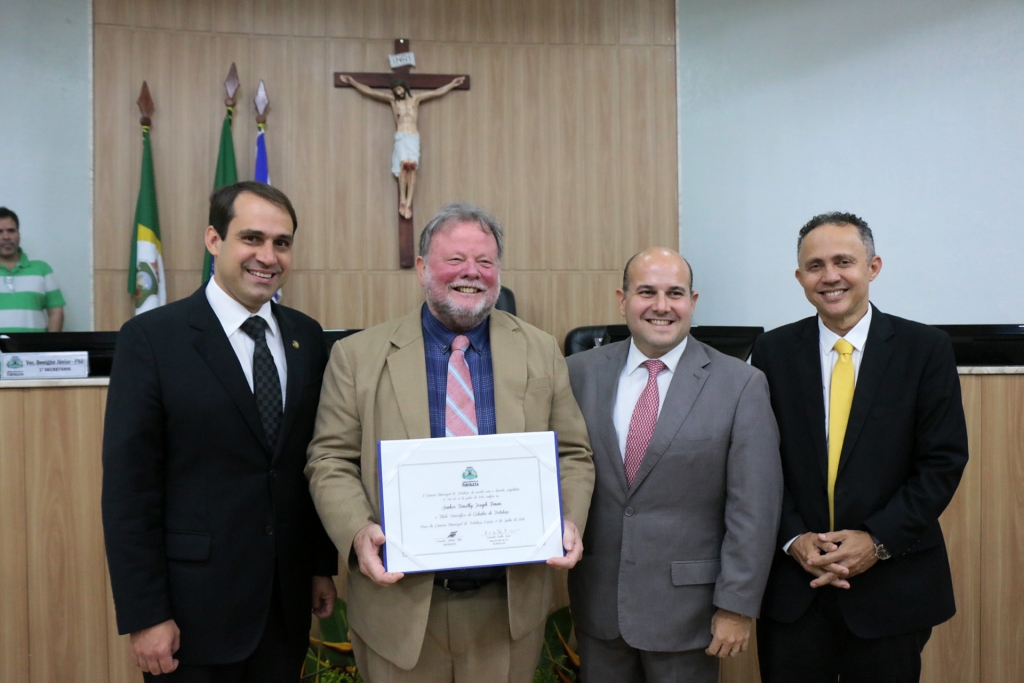 Homenagem ocorreu no Plenário da Câmara Municipal de Fortaleza (Foto: Kaio Machado)