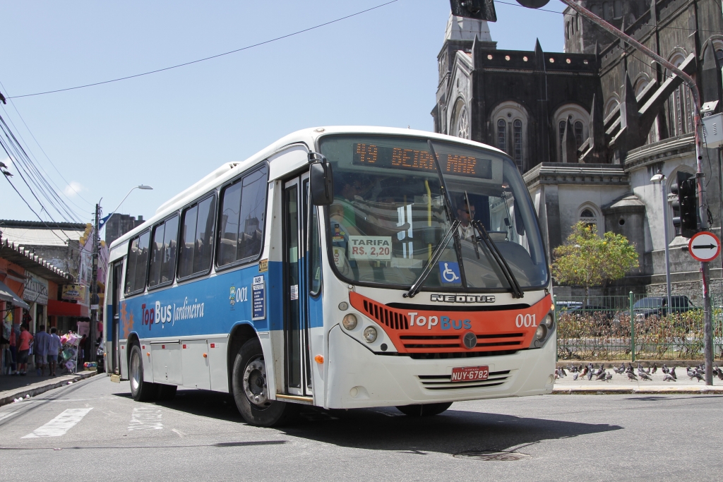 A linha 049 – Caça e Pesca/Centro (Top Bus) passa a se chamar 049 – Caça e Pesca/Centro/Beira Mar (Foto: Igor de Melo)