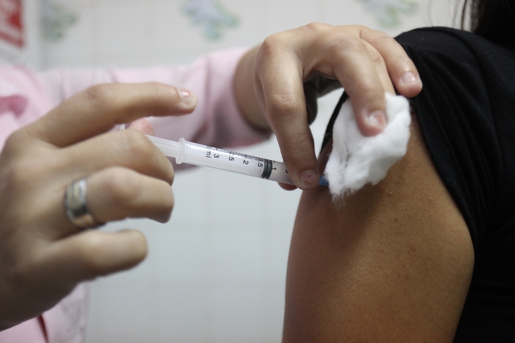 A estimativa é vacinar 1.125.085 pessoas até o dia 18 de abril, data de encerramento da campanha