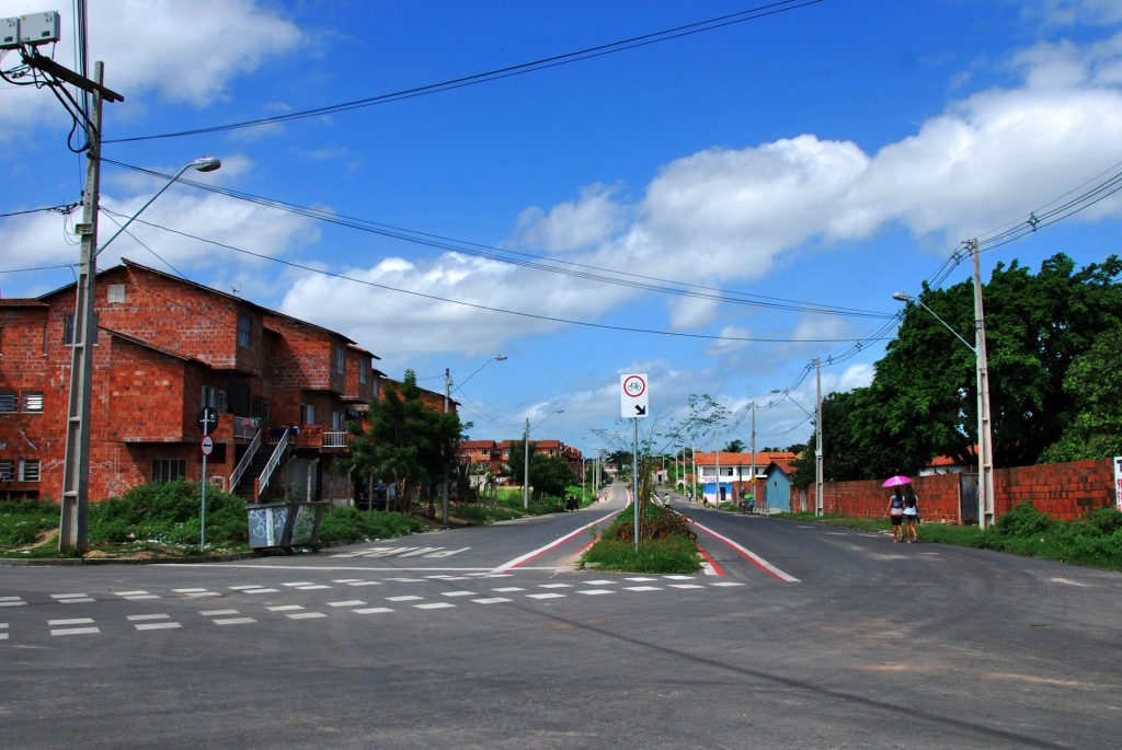 O projeto requalificou um total de 17 ruas e avenidas e realizou os serviços de drenagem e macrodrenagem