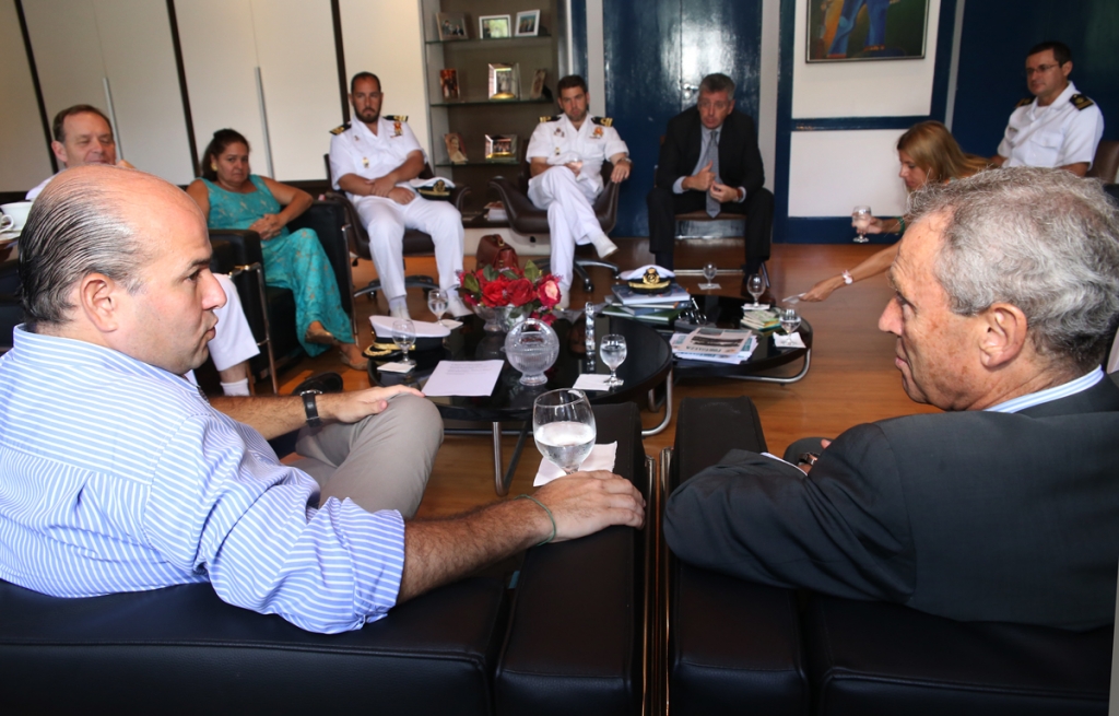 Reunião ocorreu no final da manhã desta terça-feira (05/04), no Paço Municipal (Foto: Queiroz Netto)
